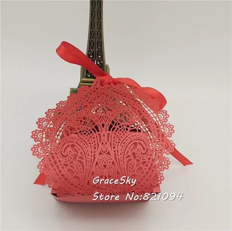 50pcs Free Shipping Laser cut Red European Style Lace Paper Christmas Birthday Wedding candy box chocolate Boxes Party supplies
50pcs Free Shipping Laser cut Red European Style Lace Paper Christmas Birthday Wedding candy box chocolate Boxes Party supplies