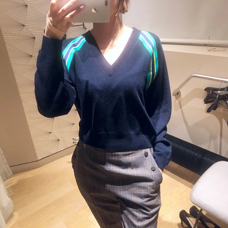 2019 spring new V neck long sleeve hit the color striped women loose casual sweater
2019 spring new V neck long sleeve hit the color striped women loose casual sweater