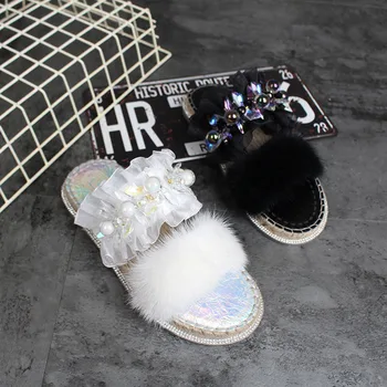 Lace rhinestone mane slippers women wear 2019 summer new net red ladies fashion hairy sandals female flat bottom
Lace rhinestone mane slippers women wear 2019 summer new net red ladies fashion hairy sandals female flat bottom