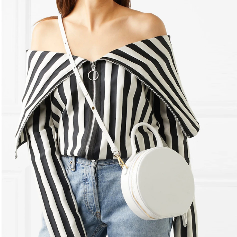 Round totes bag cute circle bags women girl Shoulder bag 2019 summer new chic small party crossbody bag black brown white red
Round totes bag cute circle bags women girl Shoulder bag 2019 summer new chic small party crossbody bag black brown white red