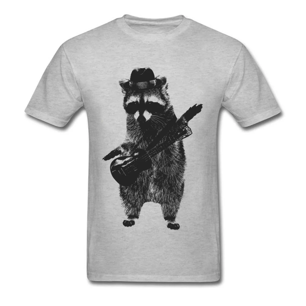 Raccoon wielding ukulele_grey