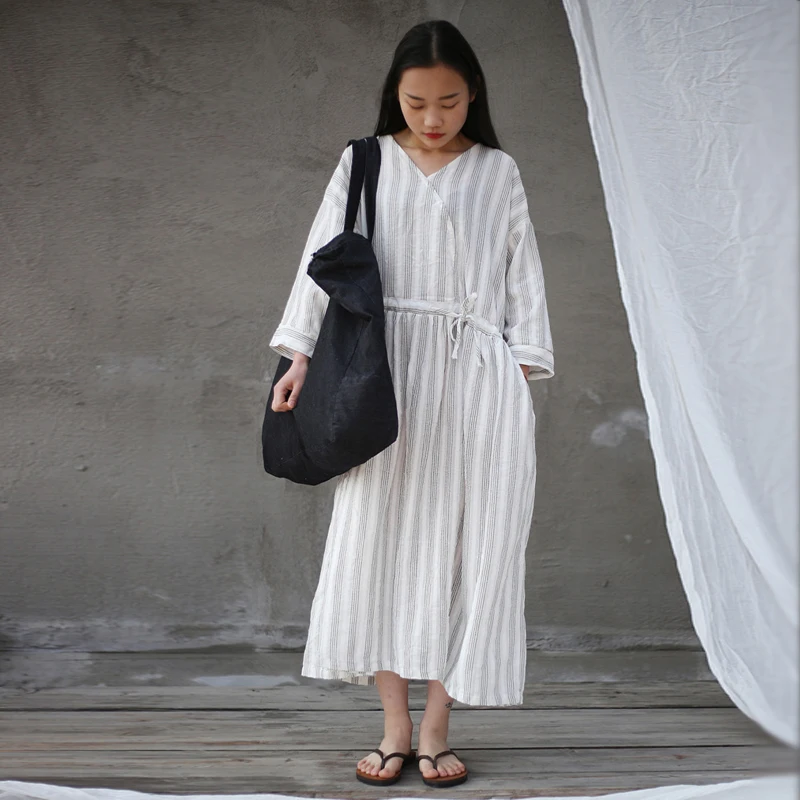 Johnature Women Striped Dress Belt V-Neck 2019 Spring New High Waist Loose Vintage Robe Women Clothes Maxi Dresses
Johnature Women Striped Dress Belt V-Neck 2019 Spring New High Waist Loose Vintage Robe Women Clothes Maxi Dresses