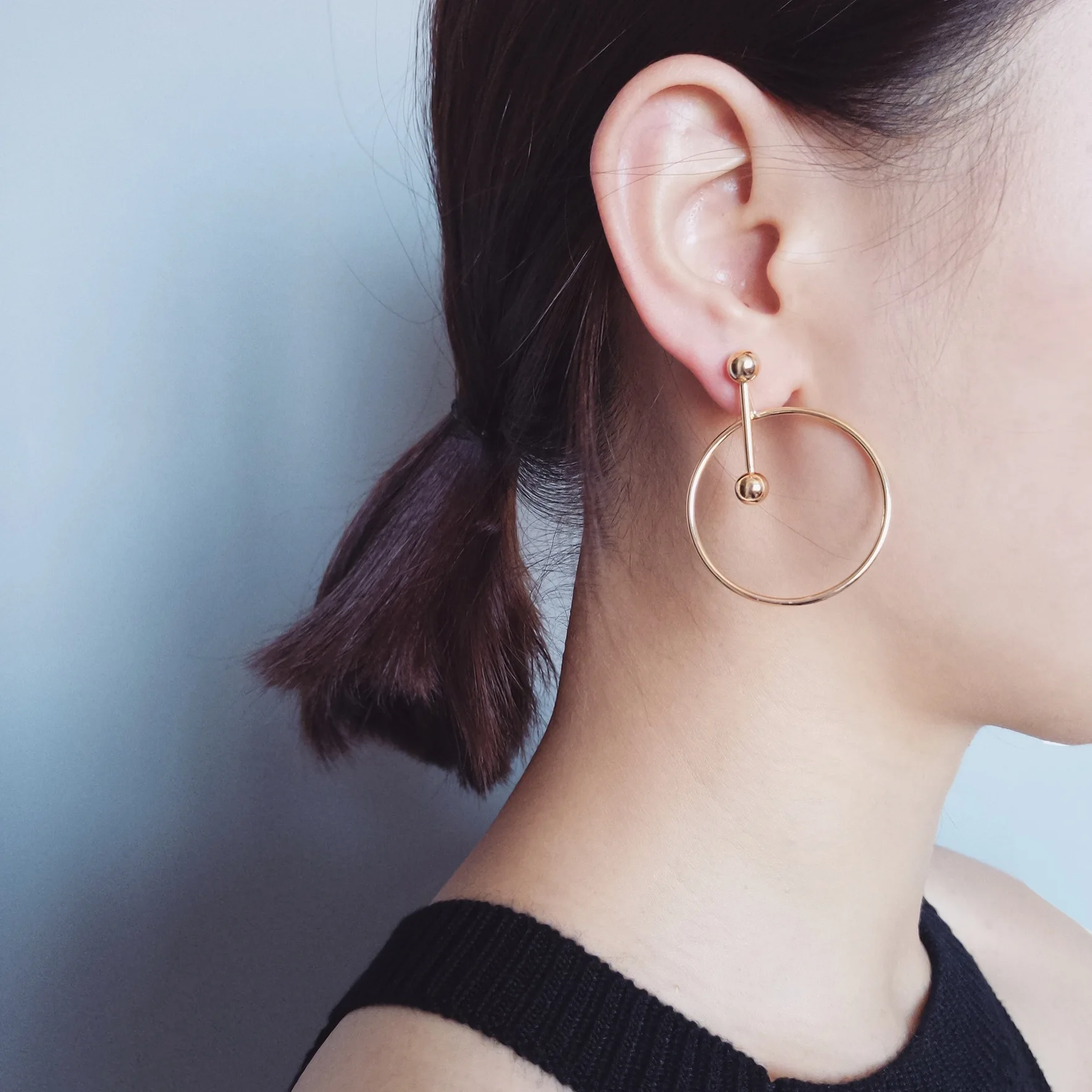 The New Arrival Tin Alloy Geometric Women New Spring And Summer 2022 Hollow Swing Ring Geometry Design Simple Circle Earrings
The New Arrival Tin Alloy Geometric Women New Spring And Summer 2022 Hollow Swing Ring Geometry Design Simple Circle Earrings
