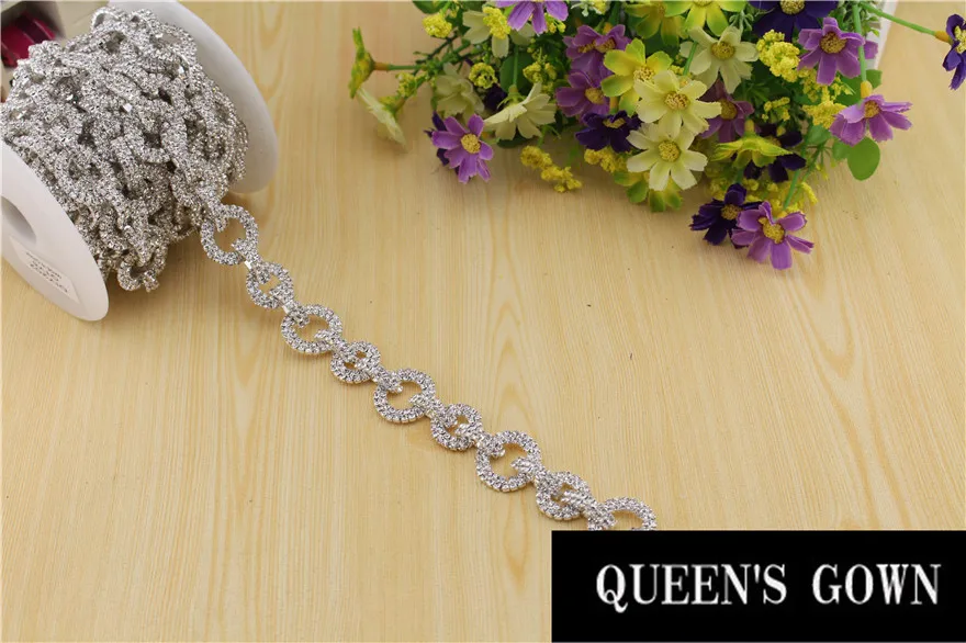 Free DHL Hot Sale Fashion Stereoscopic Roll Crystal Rhinestone Chain Trimming For Wedding Dress Fancy Rhinestone Metal
Free DHL Hot Sale Fashion Stereoscopic Roll Crystal Rhinestone Chain Trimming For Wedding Dress Fancy Rhinestone Metal