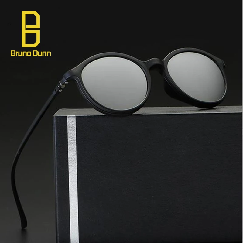 Unisex Retro Aluminum Brand Sunglasses Polarized Lens Vintage Eyewear 2 pcs Round Sexy Sun Glasses Oculos For Men Women 996
Unisex Retro Aluminum Brand Sunglasses Polarized Lens Vintage Eyewear 2 pcs Round Sexy Sun Glasses Oculos For Men Women 996