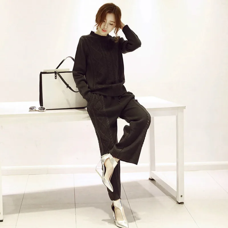 LANMREM 2019 Autumn Fashion New Solid Color Round Collar Sweater Loose Knitted Lace Wide Leg Pants Two Pieces Women AS1167
LANMREM 2019 Autumn Fashion New Solid Color Round Collar Sweater Loose Knitted Lace Wide Leg Pants Two Pieces Women AS1167