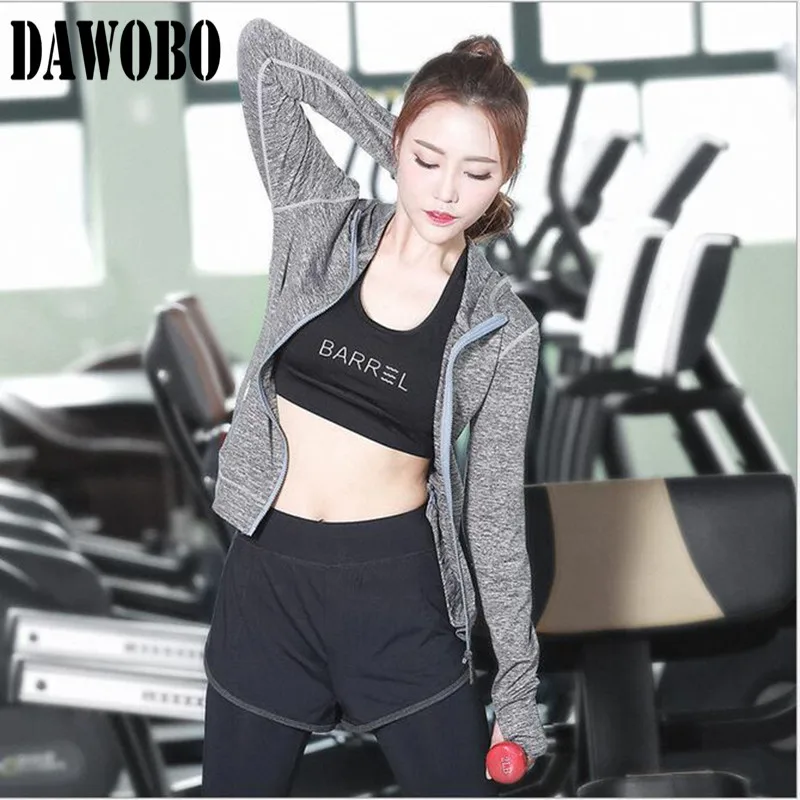 2016 New Women Yoga Sport Suit 3 Piece Female Zipper Long Sleeve Hoodies fitness clothes running suits Performing Gymnastics
2016 New Women Yoga Sport Suit 3 Piece Female Zipper Long Sleeve Hoodies fitness clothes running suits Performing Gymnastics