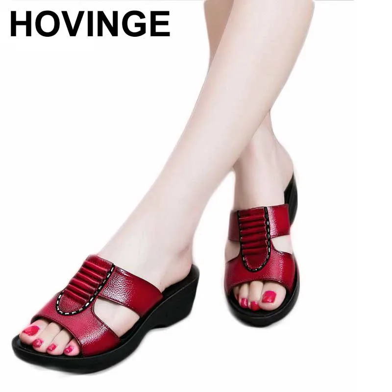 HOVINGE Summer new mother slippers fashion ladies slippers soft and comfortable casual large size shoes Woman Slope with slipper
HOVINGE Summer new mother slippers fashion ladies slippers soft and comfortable casual large size shoes Woman Slope with slipper