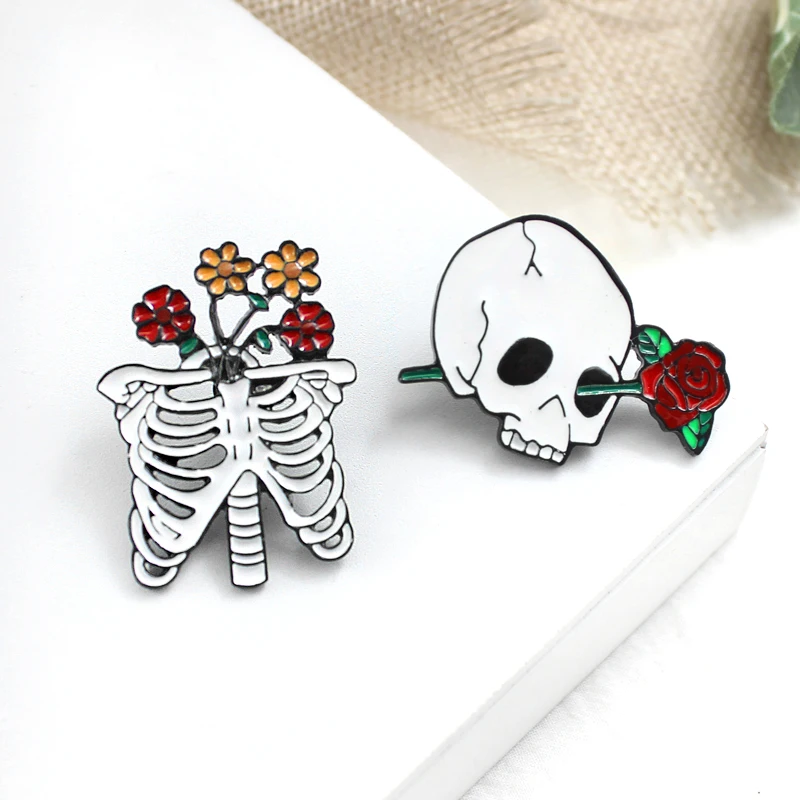 New Gothic White Skull Rose Skeleton Brooch Ribs Flower Death Love Enamel Pin Leather Badge Couple Halloween Jewelry Gifts
New Gothic White Skull Rose Skeleton Brooch Ribs Flower Death Love Enamel Pin Leather Badge Couple Halloween Jewelry Gifts