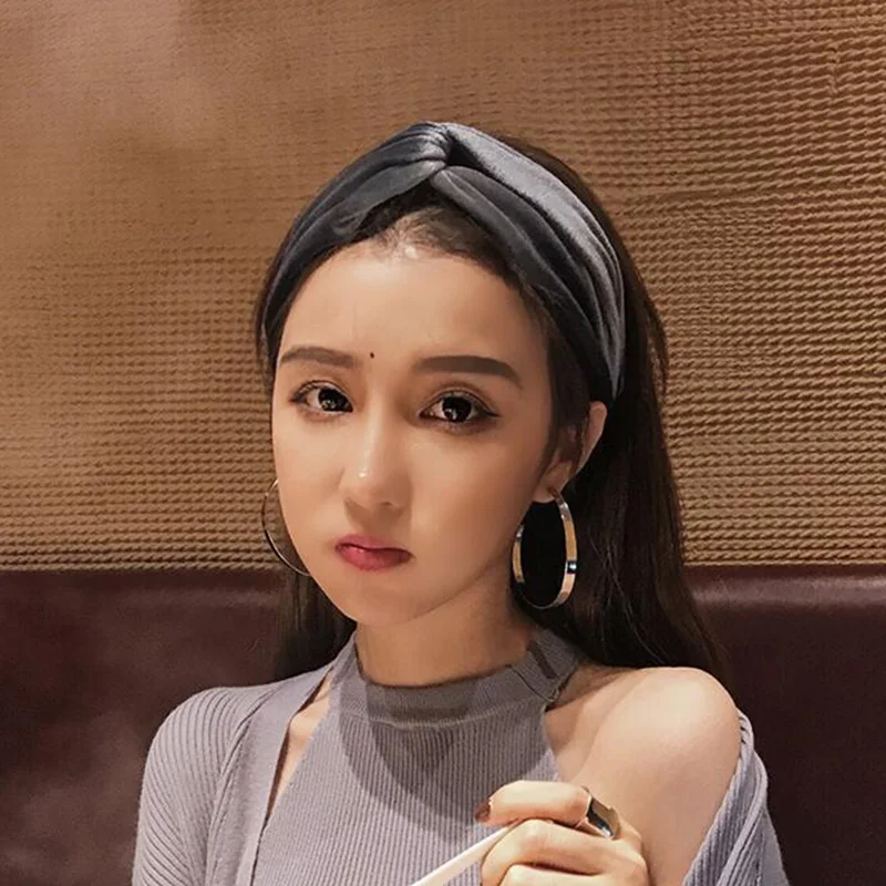 Sale 1PC Princess Velvet Headbands Twist Hair Accessories 2018 Exquisite Graceful Wedding Soft Elastic Hairbands
Sale 1PC Princess Velvet Headbands Twist Hair Accessories 2018 Exquisite Graceful Wedding Soft Elastic Hairbands
