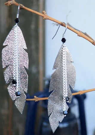Silver leaf earrings- Golden Deer Wood Mould is compatible with most leading machines Mold thickness: 15.8mm
Silver leaf earrings- Golden Deer Wood Mould is compatible with most leading machines Mold thickness: 15.8mm