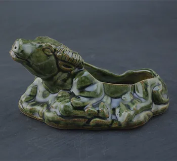 Qianlong years fambe glaze color bullish with antique porcelain decoration of Home Furnishing Office
Qianlong years fambe glaze color bullish with antique porcelain decoration of Home Furnishing Office