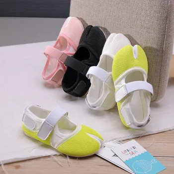 New Kids Shoes Girls Princess Shoes Special Design Split Toe Casual Shoes Breathable Summer Shoes Soft Children Flats Boys Shoes
New Kids Shoes Girls Princess Shoes Special Design Split Toe Casual Shoes Breathable Summer Shoes Soft Children Flats Boys Shoes