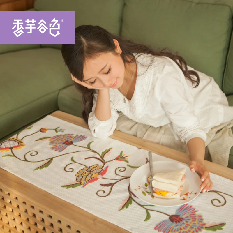 Chinese Handmade Embroidered Table Runners for wedding National Style Cotton Table Runner For wedding
Chinese Handmade Embroidered Table Runners for wedding National Style Cotton Table Runner For wedding