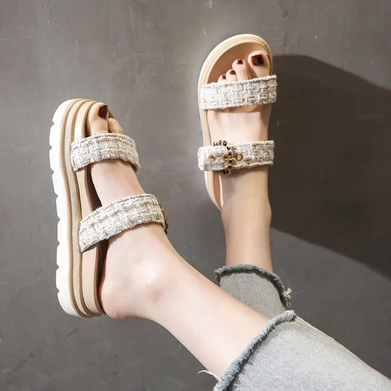 Summer Women Slippers Rome Sequins Casual platform Flip Flops Ladies Slip Spring Fashion Wear Flat Wear Casual Female Slippers
Summer Women Slippers Rome Sequins Casual platform Flip Flops Ladies Slip Spring Fashion Wear Flat Wear Casual Female Slippers