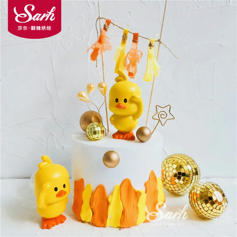 Tiktok Litter Yellow Duck Cake Topper Decoration Happy Birthday Children's Day Party Decorations For Baking Lovely Fashion Gifts
Tiktok Litter Yellow Duck Cake Topper Decoration Happy Birthday Children's Day Party Decorations For Baking Lovely Fashion Gifts