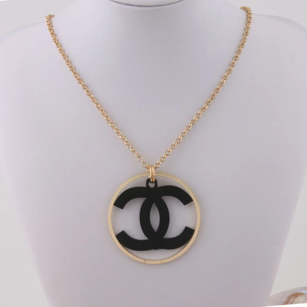 Fashion Bohemian Pendant Gold Chain Necklace for Women Long Necklace New Jewelry Hot Brand Necklace New Jewelry 2019
Fashion Bohemian Pendant Gold Chain Necklace for Women Long Necklace New Jewelry Hot Brand Necklace New Jewelry 2019