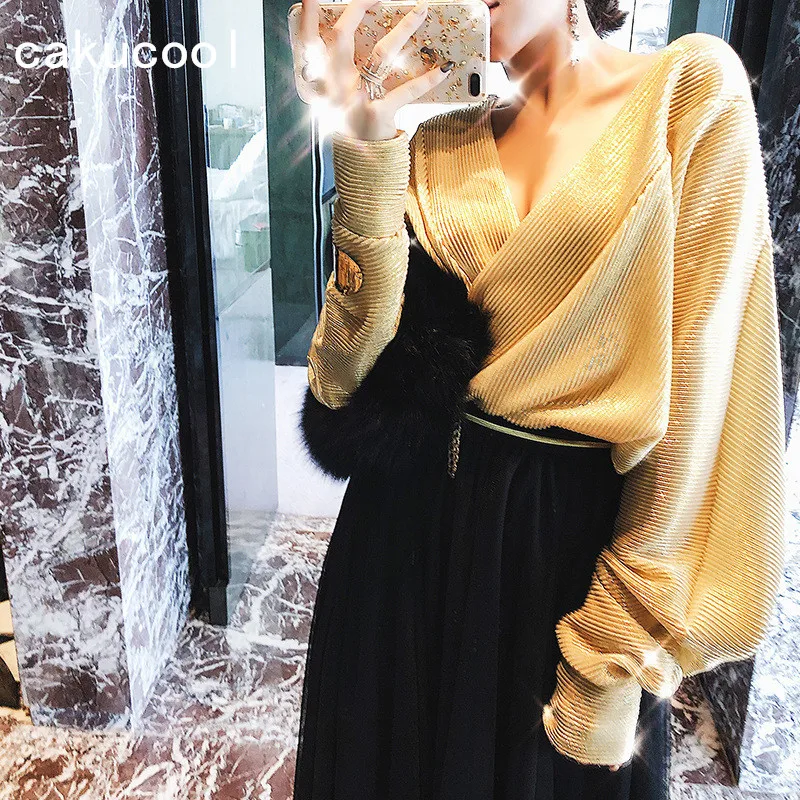 Cakucool Women Spring Blouse Sexy Deep V-neck Long Lantern Sleeve Blusas Bling Party club Conjoined Top Blouses Silver Gold Lady
Cakucool Women Spring Blouse Sexy Deep V-neck Long Lantern Sleeve Blusas Bling Party club Conjoined Top Blouses Silver Gold Lady