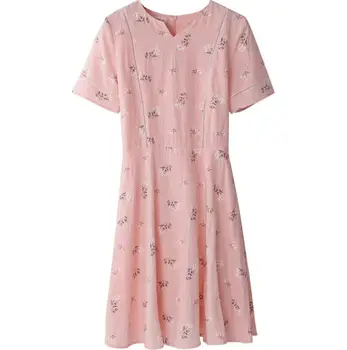 2019 New Korean version of short-sleeved cotton dress with high waist and medium-length printing
2019 New Korean version of short-sleeved cotton dress with high waist and medium-length printing