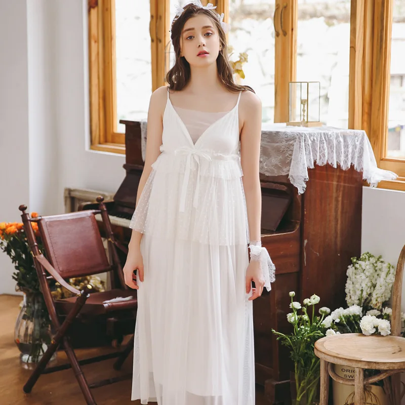 2019 New Sexy Long Sleep Lounge Sleepwear Female Home Dress Lace Princess Vintage Nightgown Pregnant Women Sleeping Dress CA774
2019 New Sexy Long Sleep Lounge Sleepwear Female Home Dress Lace Princess Vintage Nightgown Pregnant Women Sleeping Dress CA774