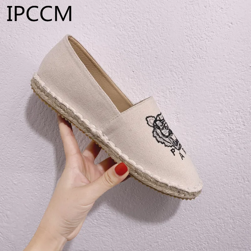 2019 New Spring And Autumn Korean Version Of The Wild Embroidery Tiger Head Canvas Non-slip Wear-resistant Flat Bottom
2019 New Spring And Autumn Korean Version Of The Wild Embroidery Tiger Head Canvas Non-slip Wear-resistant Flat Bottom