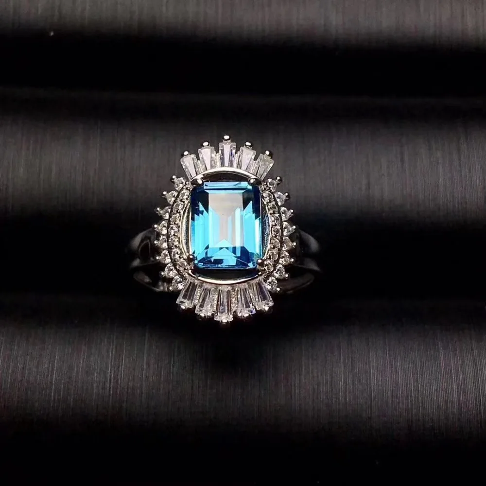Кольцо женское из серебра 925 пробы с натуральным голубым топазом | Украшения и