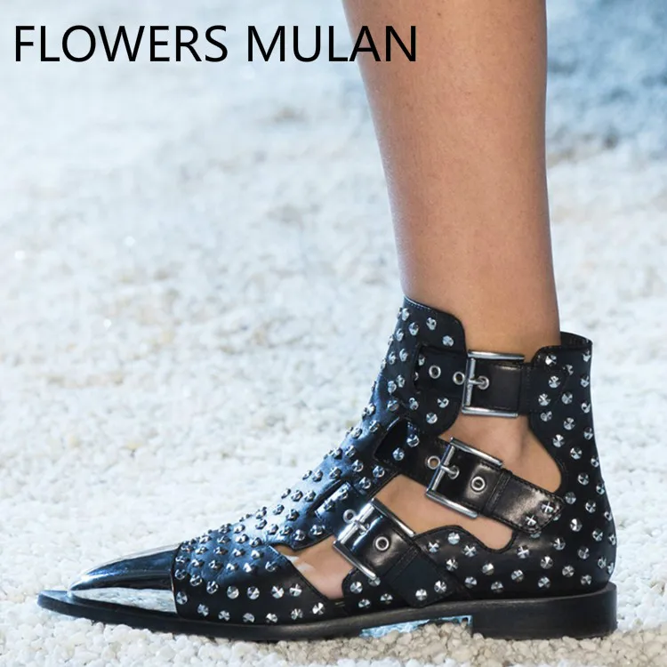 Cool Rivets British Style Motorcycle Boots Sandalias Mujer Metallic Pointed Toe Three Buckle Fashion Show Ladies Shoes Woman 
Cool Rivets British Style Motorcycle Boots Sandalias Mujer Metallic Pointed Toe Three Buckle Fashion Show Ladies Shoes Woman