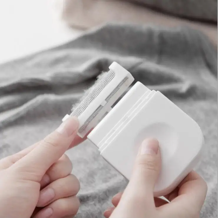 New 1pc 6.4*2*8cm Lint Clothes Sweater Shaver Fluff Fuzz Fabrics Portable Remover Pill Handheld Dust Lint Remover
New 1pc 6.4*2*8cm Lint Clothes Sweater Shaver Fluff Fuzz Fabrics Portable Remover Pill Handheld Dust Lint Remover