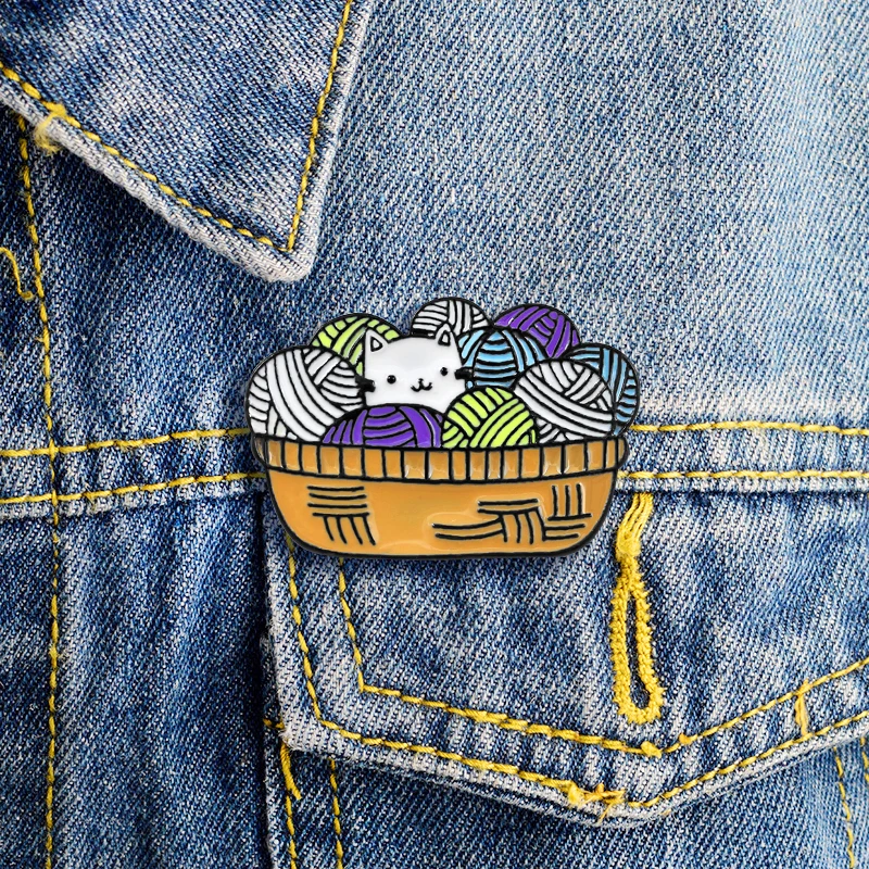 Cute Animal Brooch Cat Hair Ball Brooch Yarn Basket Kitten Hides in Yarn Ball Enamel Pin Yarn and Cats Lovers jewelry Gifts
Cute Animal Brooch Cat Hair Ball Brooch Yarn Basket Kitten Hides in Yarn Ball Enamel Pin Yarn and Cats Lovers jewelry Gifts