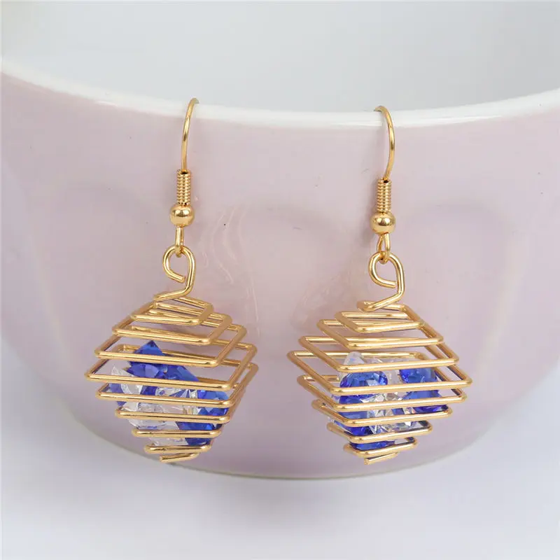 Fashion 304 Stainless Steel Earrings Gold Pyramid Hollow Royal Rhinestone Modern Jewelry 4.5cm, Post/Wire Size: 21 gauge, 1 Pair 
Fashion 304 Stainless Steel Earrings Gold Pyramid Hollow Royal Rhinestone Modern Jewelry 4.5cm, Post/Wire Size: 21 gauge, 1 Pair