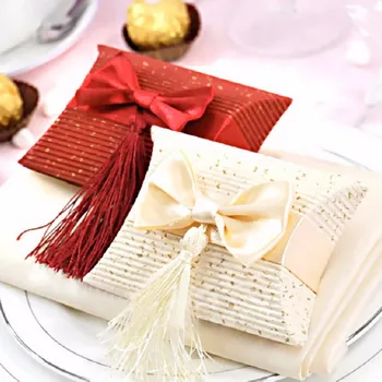 200pcs Beige Paper Pillow Boxes For Gifts,wedding Favors And Gift Bag Tassel,wedding Candy Box Gift Box With Bow And Tassel
200pcs Beige Paper Pillow Boxes For Gifts,wedding Favors And Gift Bag Tassel,wedding Candy Box Gift Box With Bow And Tassel