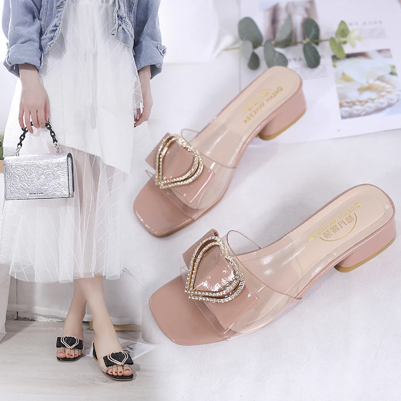Women Shoes Heart Slippers Women Transparent Slides Casual Mules 2019 Summer Mid Heels PVC Rubber Slippers Beach Bling Pantufa
Women Shoes Heart Slippers Women Transparent Slides Casual Mules 2019 Summer Mid Heels PVC Rubber Slippers Beach Bling Pantufa
