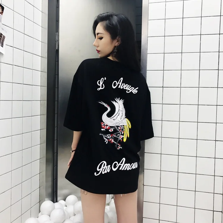 2019 summer new crane shirt men and women couple retro bf wind loose students short-sleeved t-shirt
2019 summer new crane shirt men and women couple retro bf wind loose students short-sleeved t-shirt