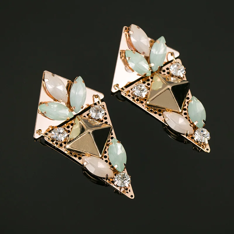 YFJEWE New Vintage Crystal Rhinestone Earrings For Woman Retro Gem Resin Drop Earrings Wholesale Jewerly #E305
YFJEWE New Vintage Crystal Rhinestone Earrings For Woman Retro Gem Resin Drop Earrings Wholesale Jewerly #E305