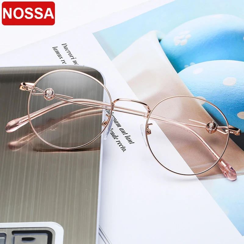 New retro metal glasses frame Literary round frame glasses frame Personality foot silk design trend women's flat mirror.
New retro metal glasses frame Literary round frame glasses frame Personality foot silk design trend women's flat mirror.