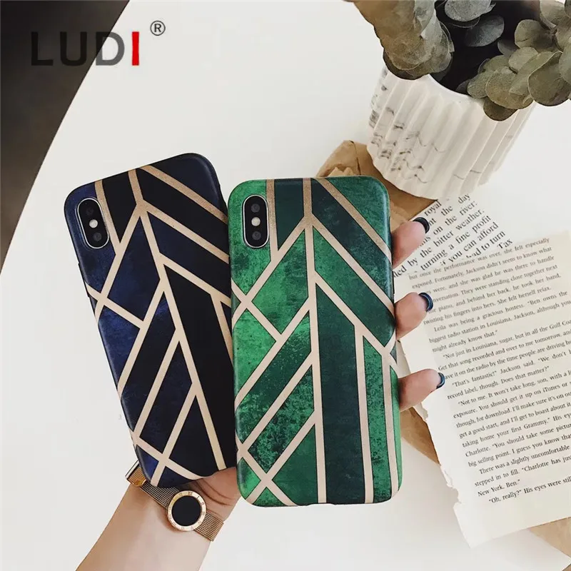 LUDI Vintage Geometric Patterned Phone Case for iPhone 8 Case for iPhone X 6 6S 7 8 Plus Soft TPU Matte Green Black Fundas Capas
LUDI Vintage Geometric Patterned Phone Case for iPhone 8 Case for iPhone X 6 6S 7 8 Plus Soft TPU Matte Green Black Fundas Capas