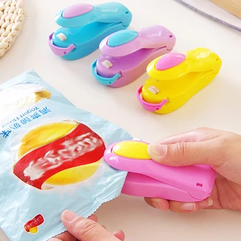 1Pcs Mini Bag Clip Vacuum Food Sealer Handheld Electric Heat Sealing Machine Impulse Bag Sealer Seal Plastic Bags Sealing Tools
1Pcs Mini Bag Clip Vacuum Food Sealer Handheld Electric Heat Sealing Machine Impulse Bag Sealer Seal Plastic Bags Sealing Tools
