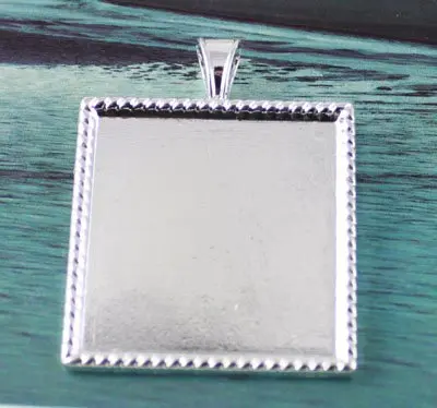 20Pcs 1" Silver Color plated Cabochon Settings Pendant Trays glue on bail picture frame Square Charms A13744SP
20Pcs 1" Silver Color plated Cabochon Settings Pendant Trays glue on bail picture frame Square Charms A13744SP