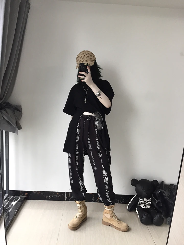 2019 New Arrival Gothic Streetwear Women loose harajuku BF High Ankle-Length Pants Ancient print casual Hihop Punk Pants
2019 New Arrival Gothic Streetwear Women loose harajuku BF High Ankle-Length Pants Ancient print casual Hihop Punk Pants
