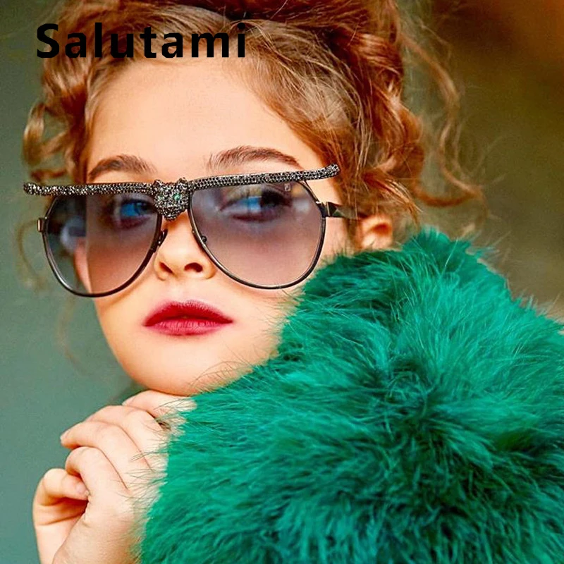 Crystal Leopard Frame Chic Women Sunglasses 2018 New Fashion Luxury Brand Alloy Metal Oversize Sun Glasses Men Vintage Shades
Crystal Leopard Frame Chic Women Sunglasses 2018 New Fashion Luxury Brand Alloy Metal Oversize Sun Glasses Men Vintage Shades