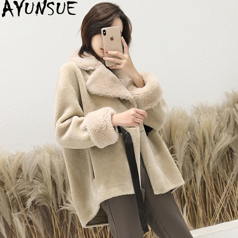 AYUNSUE Real Sheep Shearling Fur Coat 2019 Autumn Winter Jacket Women 100% Wool Coats and Jackets Women Korean Outwear MY3608
AYUNSUE Real Sheep Shearling Fur Coat 2019 Autumn Winter Jacket Women 100% Wool Coats and Jackets Women Korean Outwear MY3608