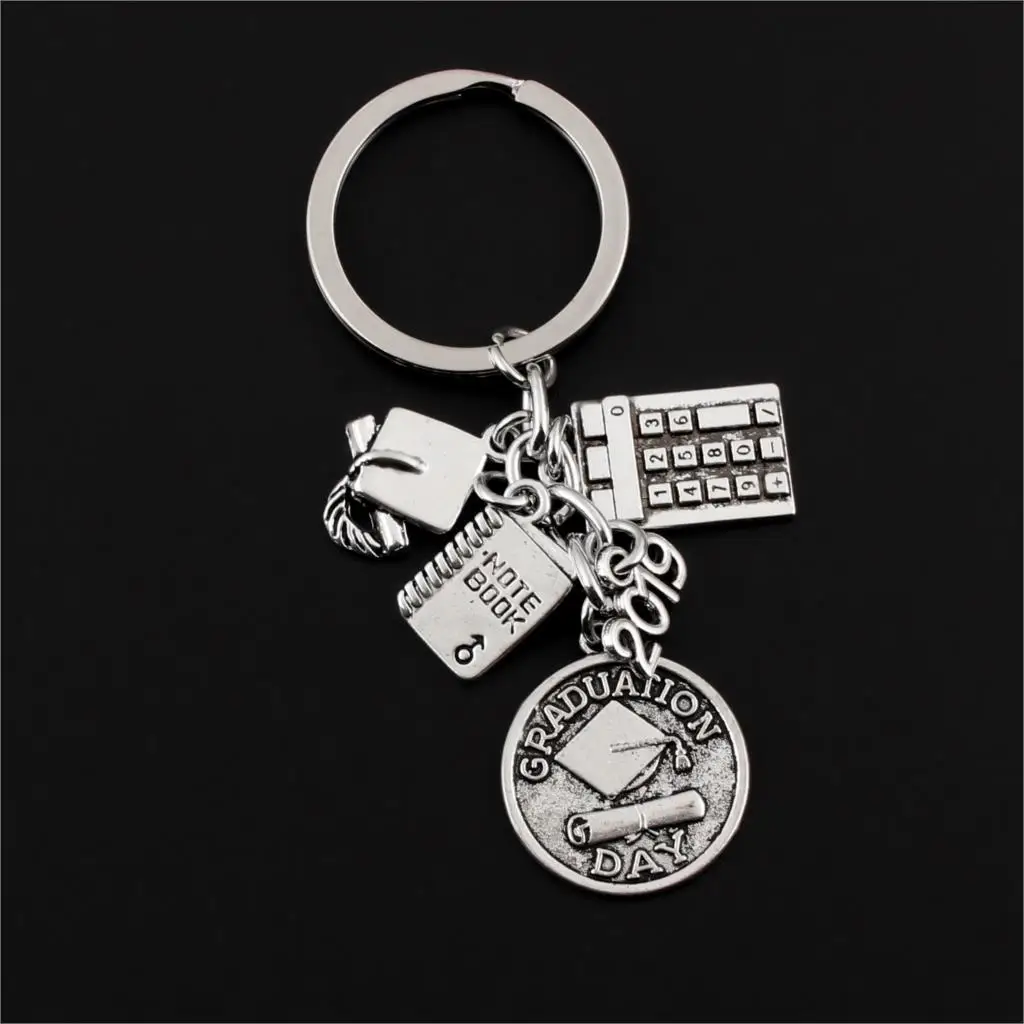 1Pc 2019 Vintage School Calculator Notebook KeyChain Student Keyring For Graduation Day Jewelry Gift E2388
1Pc 2019 Vintage School Calculator Notebook KeyChain Student Keyring For Graduation Day Jewelry Gift E2388