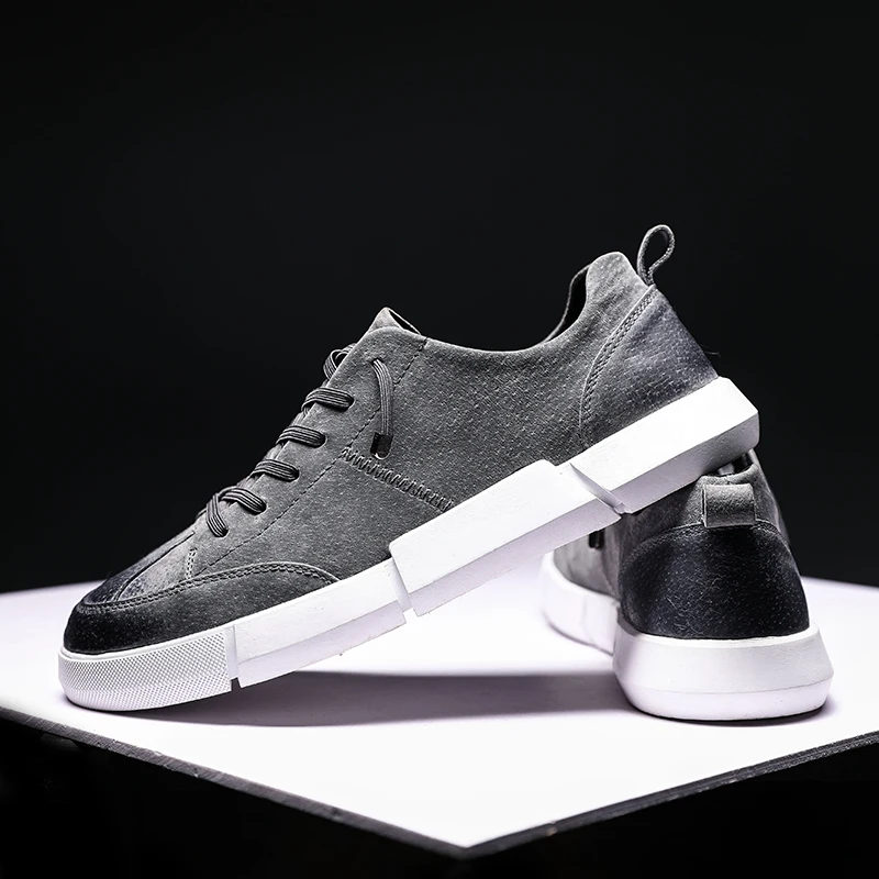 NEW sport shoe For Men sneakers British style Flat shoes Skateboarding Shoes men
NEW sport shoe For Men sneakers British style Flat shoes Skateboarding Shoes men