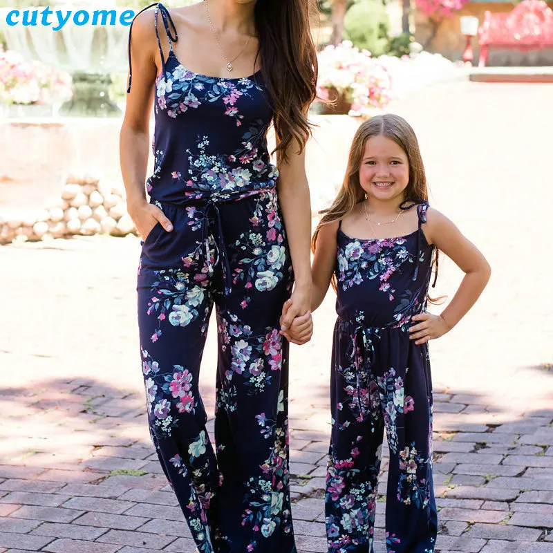 Family Matching Mother And Daughter Clothes Outfits Mother Floral Overalls Jumpsuits Daughter Sleeveless Dress For Mommy And Me
Family Matching Mother And Daughter Clothes Outfits Mother Floral Overalls Jumpsuits Daughter Sleeveless Dress For Mommy And Me