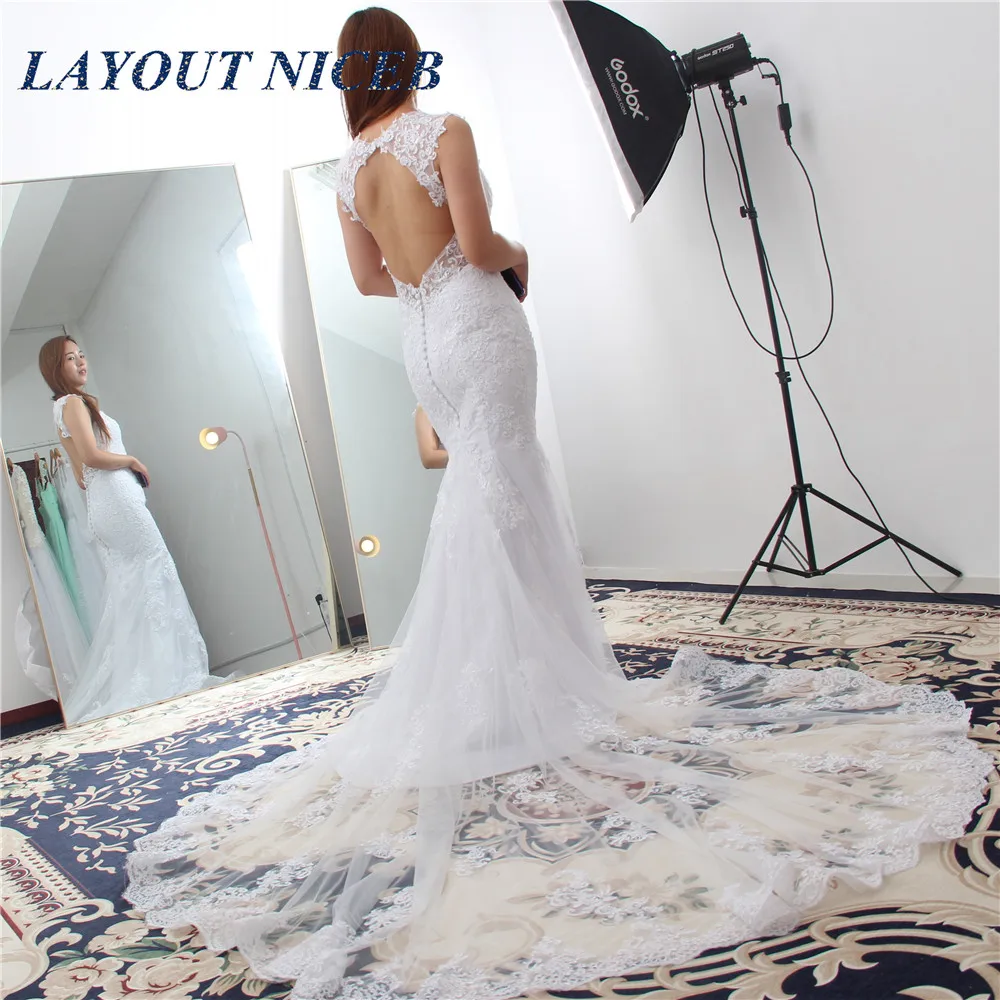 Sexy Backless Mermaid Wedding Dress Vintage V-Neck Appliques Bride Dress Princess Boho Wedding Gown 2019
Sexy Backless Mermaid Wedding Dress Vintage V-Neck Appliques Bride Dress Princess Boho Wedding Gown 2019