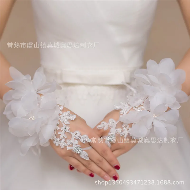 5 Pairs Red White Bridal Glove Appliqued Bandage Wedding Gloves Fingerless Wrist Length Glass Drill Wedding Accessories LT057
5 Pairs Red White Bridal Glove Appliqued Bandage Wedding Gloves Fingerless Wrist Length Glass Drill Wedding Accessories LT057