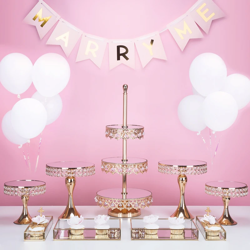Multi-layer golden cake stand dessert display display decoration wedding cake plate dessert tray
Multi-layer golden cake stand dessert display display decoration wedding cake plate dessert tray