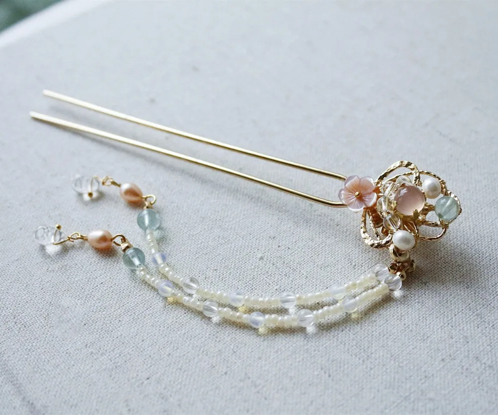 Handmade Brass Classical Flower & Bead with Tassel Hair Clasp Decor Chinese Traditional Style Hair Stick Pick Hairpin Hanfu N1
Handmade Brass Classical Flower & Bead with Tassel Hair Clasp Decor Chinese Traditional Style Hair Stick Pick Hairpin Hanfu N1