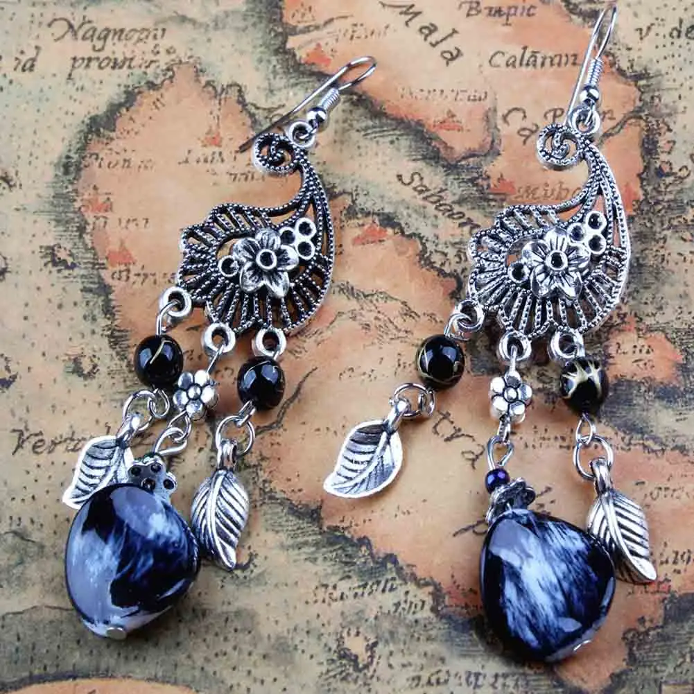 New Fashion Retro Carved Hollow Out Flower Earring Beaded Leaf Tassels Long Earrings For Women Jewelry
New Fashion Retro Carved Hollow Out Flower Earring Beaded Leaf Tassels Long Earrings For Women Jewelry