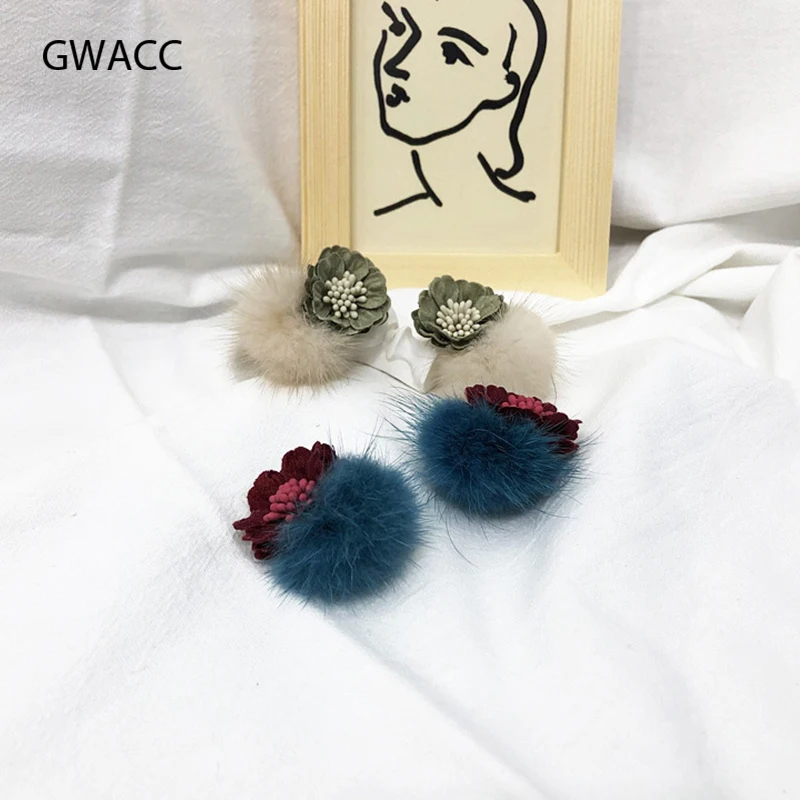 GWACC Korea Sweet Hairy Ball Flowers Stud Earring For Women Vintage Female Personality Simple Plush Earrings Fashion Jewelry
GWACC Korea Sweet Hairy Ball Flowers Stud Earring For Women Vintage Female Personality Simple Plush Earrings Fashion Jewelry